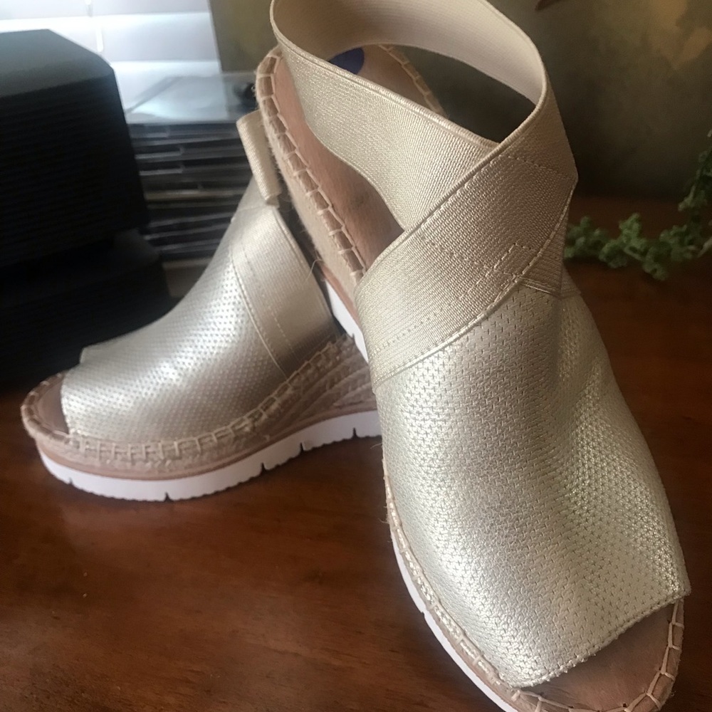 Gentle souls sandals. Crista NWT. Size 8.5